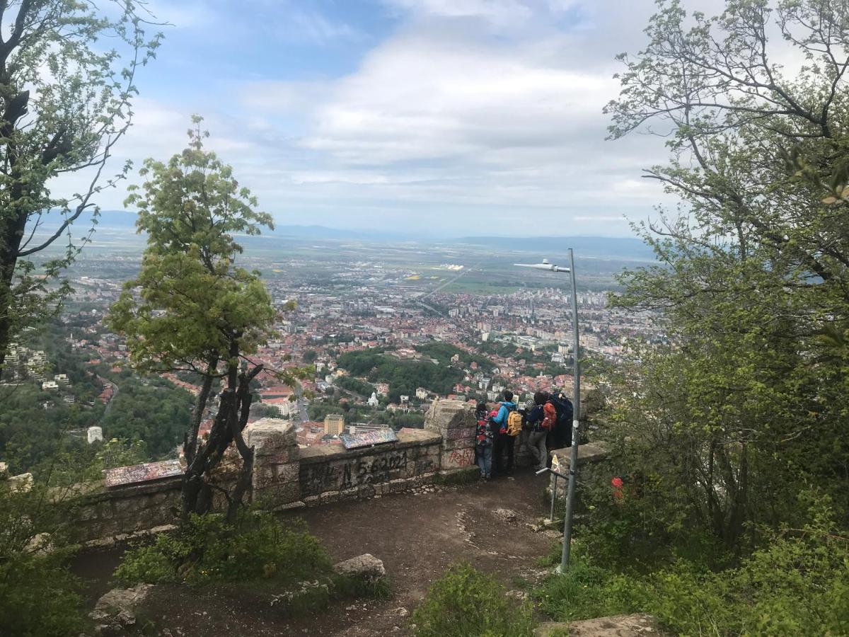 Garsoniera Delia Brasov Διαμέρισμα Εξωτερικό φωτογραφία