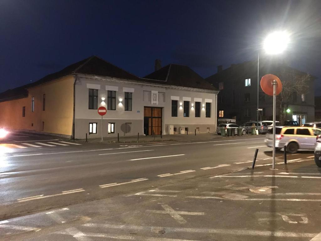 Garsoniera Delia Brasov Διαμέρισμα Εξωτερικό φωτογραφία
